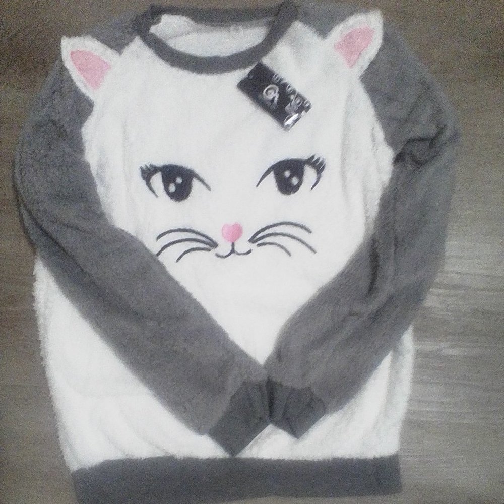COZY KITTEN OUTFIT 😍 - Picture 2 of 2